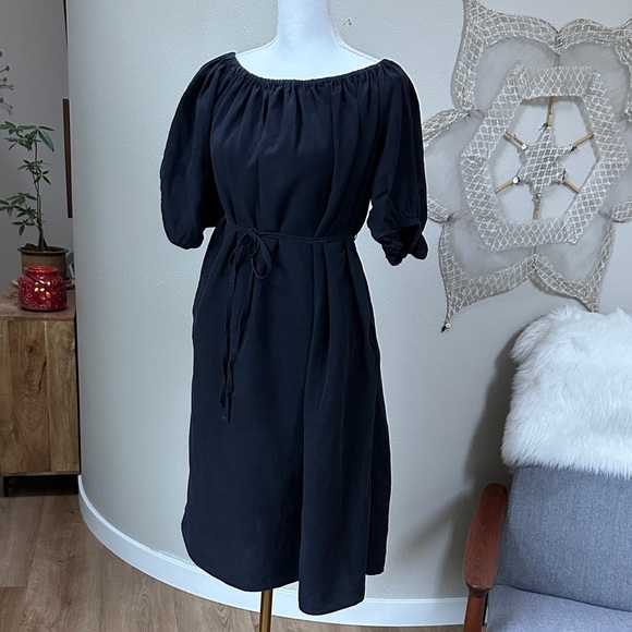 COS “Off The Shoulder Puff Sleeve dress” or on shoulder - Picture 6 of 11